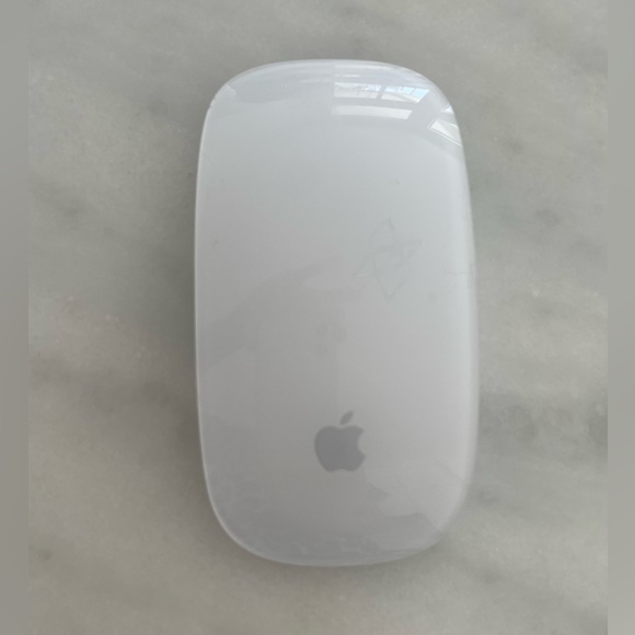 Apple Magic Mouse - Picture 2 of 3